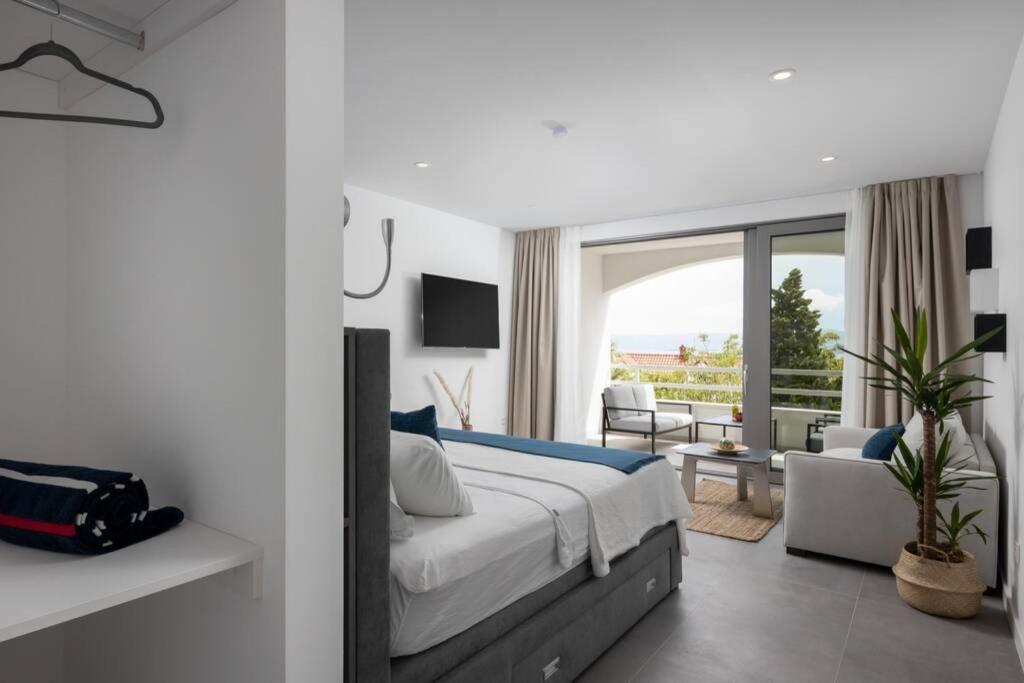 Holiday In Bol **** Blue Εξωτερικό φωτογραφία